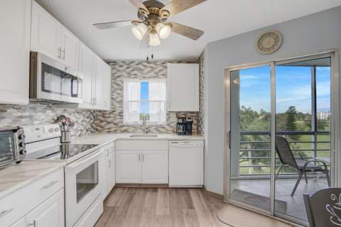 3959 Via Poinciana #503, Lake Worth FL - photo 13 of 30