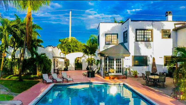 701 W Ocean Avenue