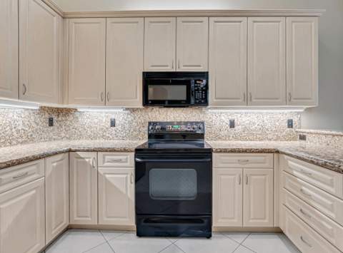 7932 Seagrape Shores Drive, Lake Worth FL - photo 13 of 54