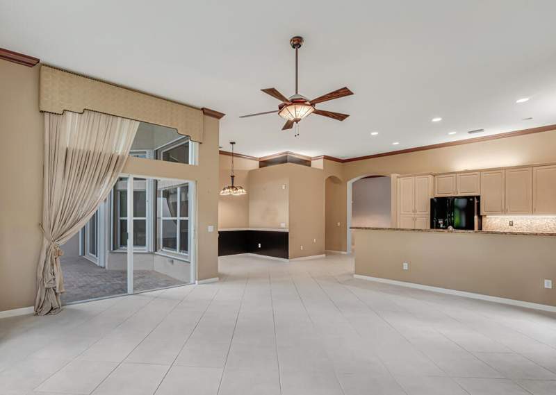 3 bedroom Single Family Residence at 7932 Seagrape Shores Drive, Valencia Shores, Lake Worth — photo 4