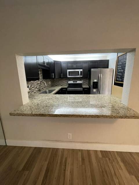 307 Liberty Court, Deerfield Beach FL - photo 14 of 27