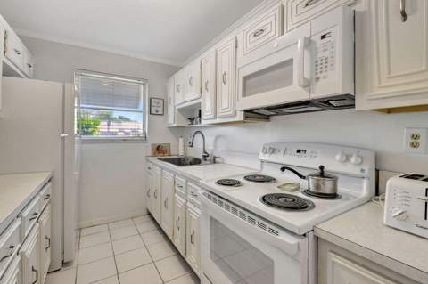 170 High Point Terrace #Apt B, Delray Beach FL - photo 9 of 24