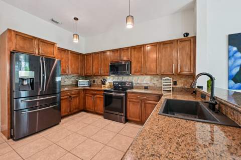 553 Gazetta Way, West Palm Beach FL - photo 16 of 70
