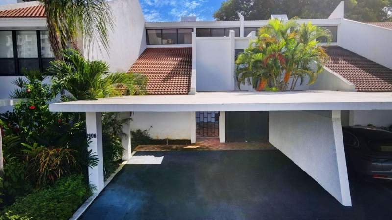 2 bedroom Villa at 1906 Presidential Way #1-c, Lands Of The President Condo 4, West Palm Beach — photo 3