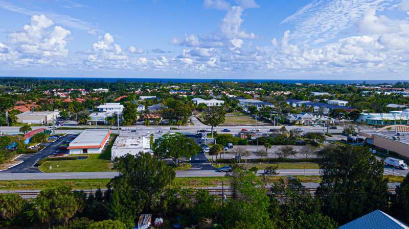 4 bedroom Single Family Residence at 1501 NE 3rd Avenue, Plumosa Park Sec A, B And D, Delray Beach — photo 2