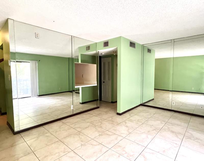 1 bedroom Condominium at 2000 N Congress Avenue #206, Presidential Golfview Cond, West Palm Beach — photo 5