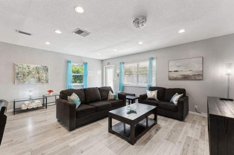 3 bedroom Single Family Residence at 1631 N Andrews Square, Progresso Am Plat Of Blks C-D-E, Fort Lauderdale — photo 3