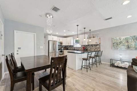 1631 N Andrews Square, Fort Lauderdale FL - photo 11 of 35