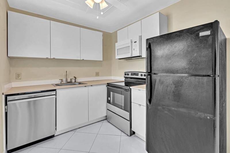 2 bedroom Condominium at 365 Flanders #H, Kings Point Flanders Condos, Delray Beach — photo 2