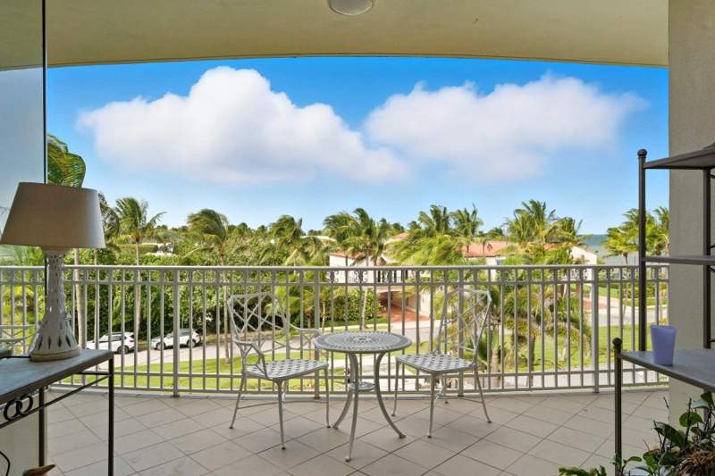 2 bedroom Condominium at 100 Royal Palm Way #F4, One Royal Palm Way Condo, Palm Beach — photo 2
