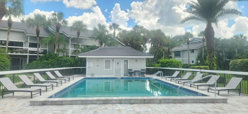 2 bedroom Condominium at 11863 Wimbledon Circle #416, Tennis Lodges No 1 Cond Decl Filed 4-2-79 Or3034P1180 & Amend 3091P694 & 3115P1534, Wellington — photo 4