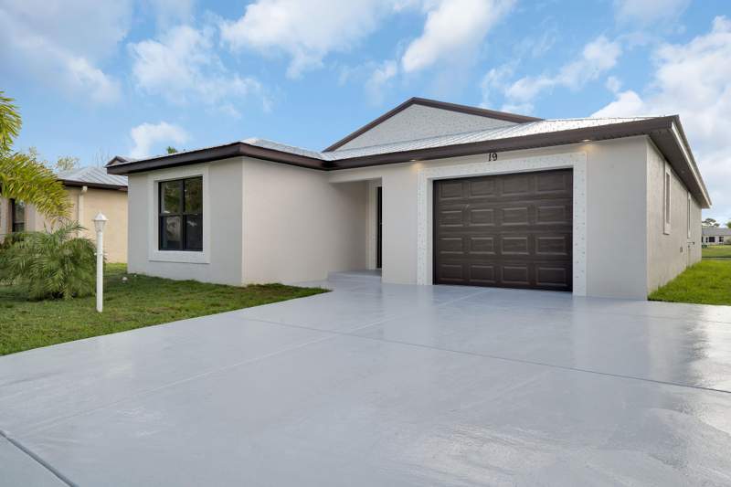 1 bedroom Single Family Residence at 6564 Zapote Court, Spanish Lakes Fairways, Fort Pierce — photo 4