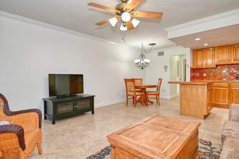 1 bedroom Condominium at 102 Coventry E #102, Century Village - Coventry Condo, West Palm Beach — photo 5