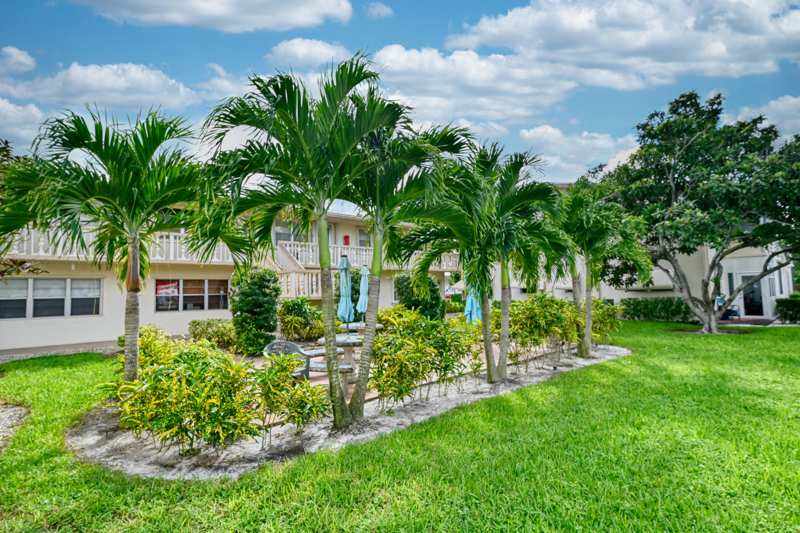 1 bedroom Condominium at 102 Coventry E #102, Century Village - Coventry Condo, West Palm Beach — photo 1