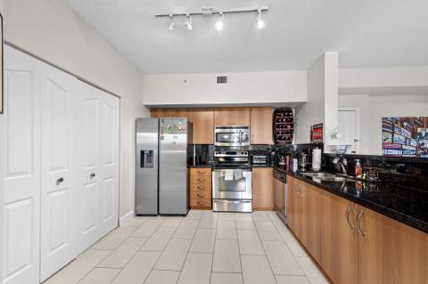255 NE 3rd Avenue #2401, Delray Beach FL - photo 9 of 31