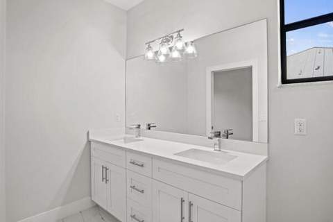 4709 Seagrape Drive, Fort Pierce FL - photo 10 of 33