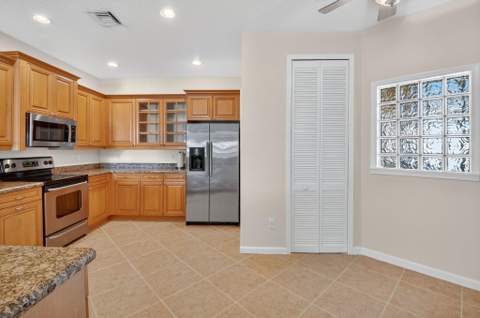 23269 Carolwood Lane #201, Boca Raton FL - photo 13 of 32