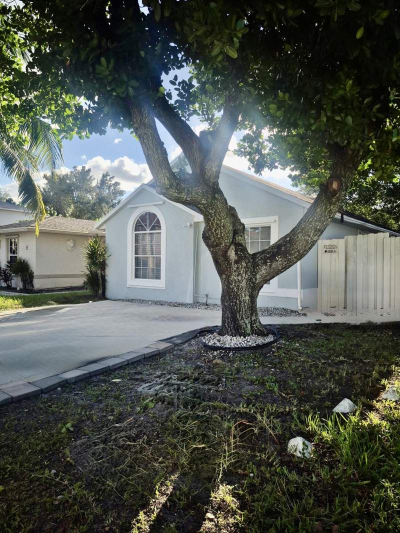 3 bedroom Single Family Residence at 33 Plumage Lane, Pheasant Run, West Palm Beach — photo 2