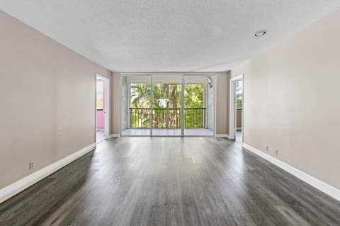 4080 Tivoli Court #202, Lake Worth FL - photo 9 of 28