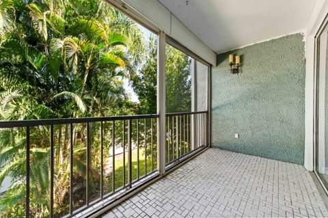4080 Tivoli Court #202, Lake Worth FL - photo 14 of 28
