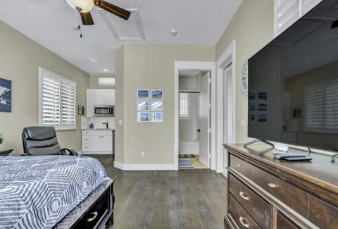 1209 Breakers West Boulevard, West Palm Beach FL - photo 15 of 75