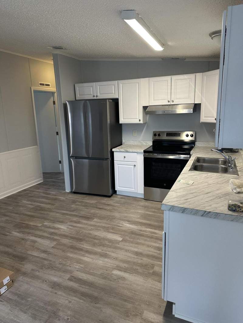 2 bedroom Manufactured Home at 528 Tropical Isles Circle, Tropical Isles, Fort Pierce — photo 2