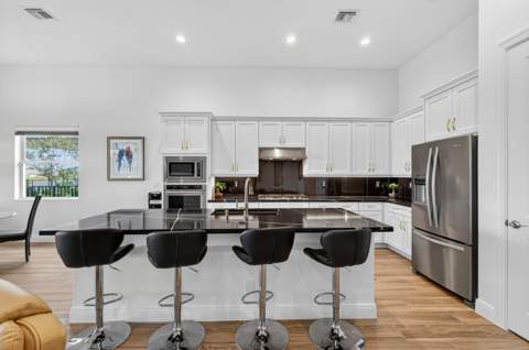 10033 Regency Way, Palm Beach Gardens FL - photo 17 of 86