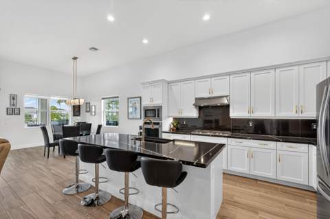 10033 Regency Way, Palm Beach Gardens FL - photo 11 of 86