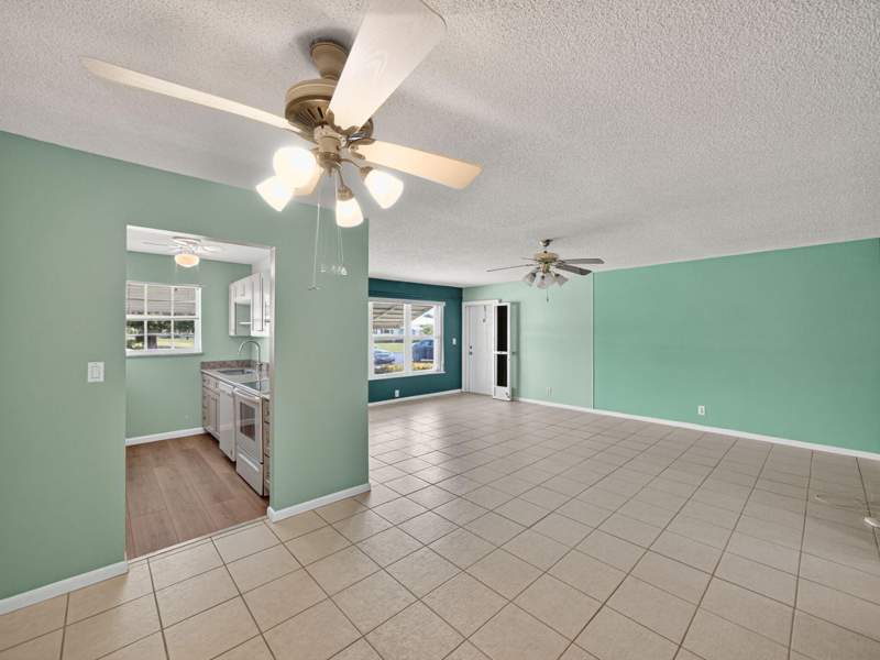 2 bedroom Condominium at 111 Lakes End Drive #B, High Point Of Fort Pierce Condominium Section 1, Fort Pierce — photo 4