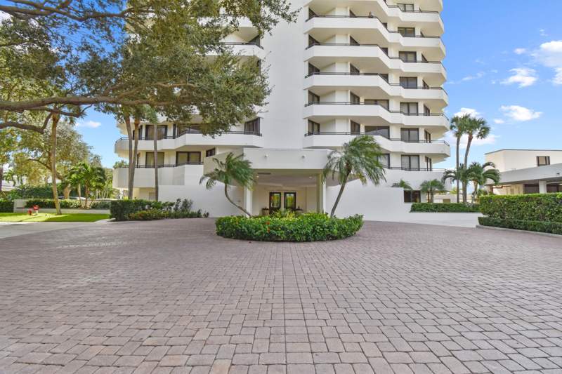 2 bedroom Condominium at 3322 Casseekey Island Road #302, Southporte One At Jonathans Landing Condo, Jupiter — photo 4
