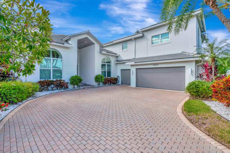 5 bedroom Single Family Residence at 3225 SE Braemar Way, Braemar Estates, Port St. Lucie — photo 1