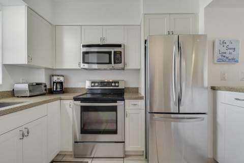 298 SE 6th Avenue #6, Pompano Beach FL - photo 16 of 36