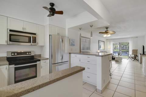 298 SE 6th Avenue #6, Pompano Beach FL - photo 17 of 36