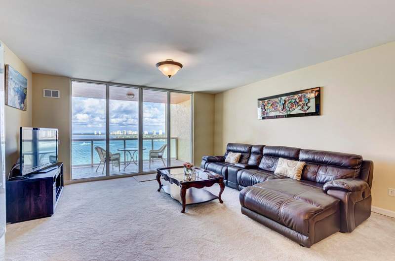 2 bedroom Condominium at 2650 Lake Shore Drive #1802, Marina Grande Resorts, Riviera Beach — photo 5