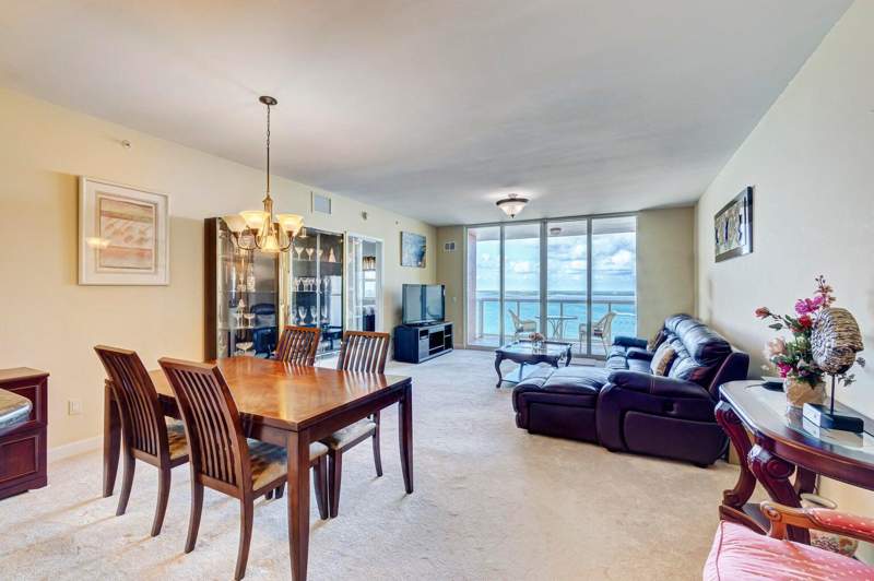 2 bedroom Condominium at 2650 Lake Shore Drive #1802, Marina Grande Resorts, Riviera Beach — photo 3