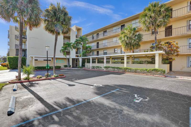 2 bedroom Condominium at 890 N Federal Highway #410, Hidden Harbour Of The Palm Beaches Condo, Lantana — photo 4