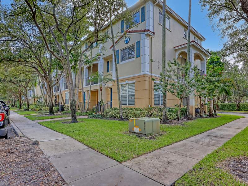 3 bedroom Townhouse at 2850 S Oasis Drive, Quantum Park Townhomes, Boynton Beach — photo 3