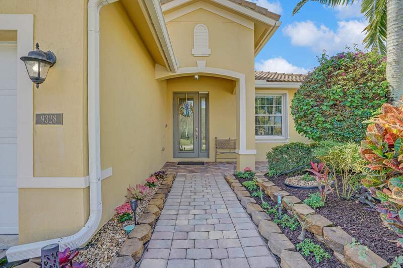 4 bedroom Single Family Residence at 9328 Silent Oak Circle, Pioneer Trail Pud, West Palm Beach — photo 3