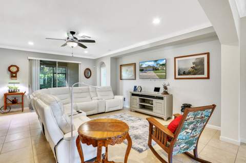 9328 Silent Oak Circle, West Palm Beach FL - photo 9 of 35