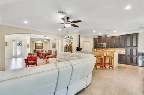 9328 Silent Oak Circle, West Palm Beach FL - photo 10 of 35