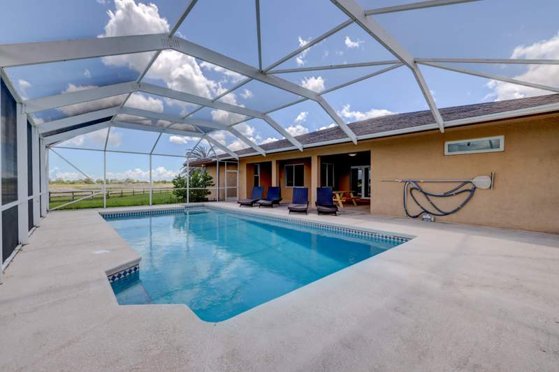 4 bedroom Single Family Residence at 2700 S Header Canal Road, Fort Pierce, Fort Pierce — photo 4