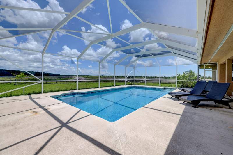 4 bedroom Single Family Residence at 2700 S Header Canal Road, Fort Pierce, Fort Pierce — photo 3