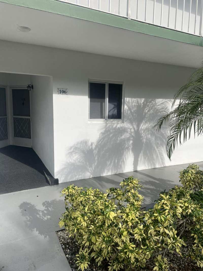 2 bedroom Condominium at 2 Garden Street #106m, Tequesta Garden Condo 6, Tequesta — photo 1