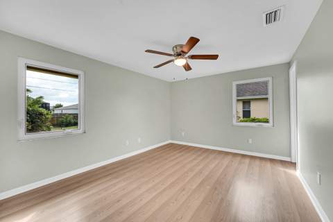 1652 SW Crawford Avenue, Port St. Lucie FL - photo 13 of 42