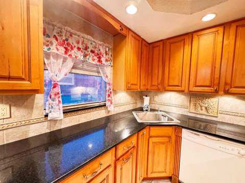 280 Flanders #F, Delray Beach FL - photo 7 of 11