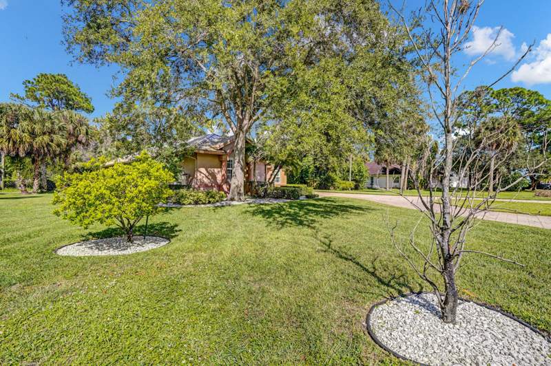 3 bedroom Single Family Residence at 3401 Bent Pine Drive, Monte Carlo Country Club Unit 1, Fort Pierce — photo 4