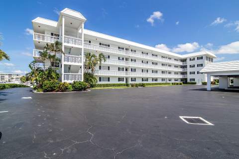907 Marina Drive #402, North Palm Beach FL - photo 23 of 49