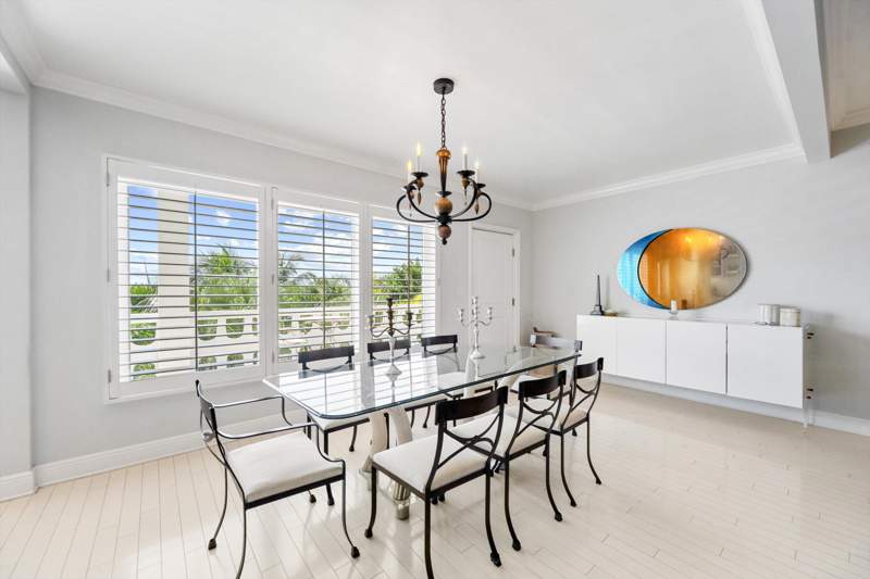 2 bedroom Condominium at 300 S Ocean Boulevard #4f, Three Hundred Ocean Blvd Apts Inc, Palm Beach — photo 4