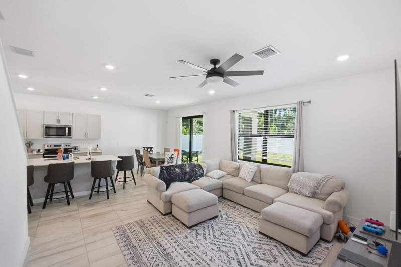 5 bedroom Single Family Residence at 6016 SE Violet Lane, Willow Pointe, Stuart — photo 4