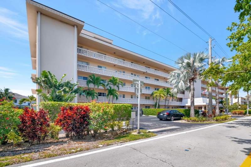 2 bedroom Condominium at 750 NE Spanish River Boulevard #103, Boca House, Boca Raton — photo 2
